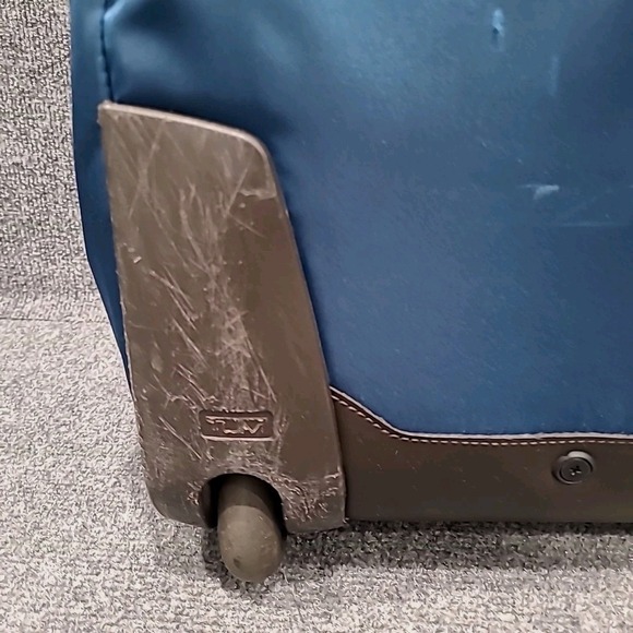 Tumi Rolling Duffel Bag Blue 21" Travel Luggage Suitcase Carry On Nylon‎ Wheels - Picture 8 of 16
